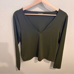 Old Navy long-sleeve v-neck basic‎ top in an olive green color Size L